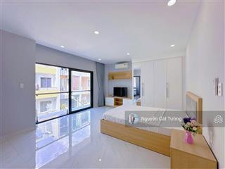 Căn hộ 2 phòng ngủ  70m2  ban công  toà nhà thang máy  hầm xe lớn  bảo vệ 24/24