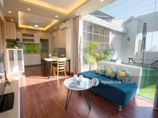 Penhouse 2 phòng ngủ, 77m2, ban công, tầng cao view thoáng, tòa nhà thang máy, hầm xe