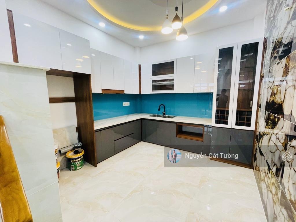 Bán nhà ngay 40 nguyễn văn đậu  4 tầng  nhà mới 100%  4 phòng ngủ  vừa ở vừa kinh doanh.