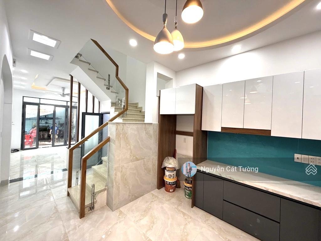 Bán nhà ngay 40 nguyễn văn đậu  4 tầng  nhà mới 100%  4 phòng ngủ  vừa ở vừa kinh doanh.