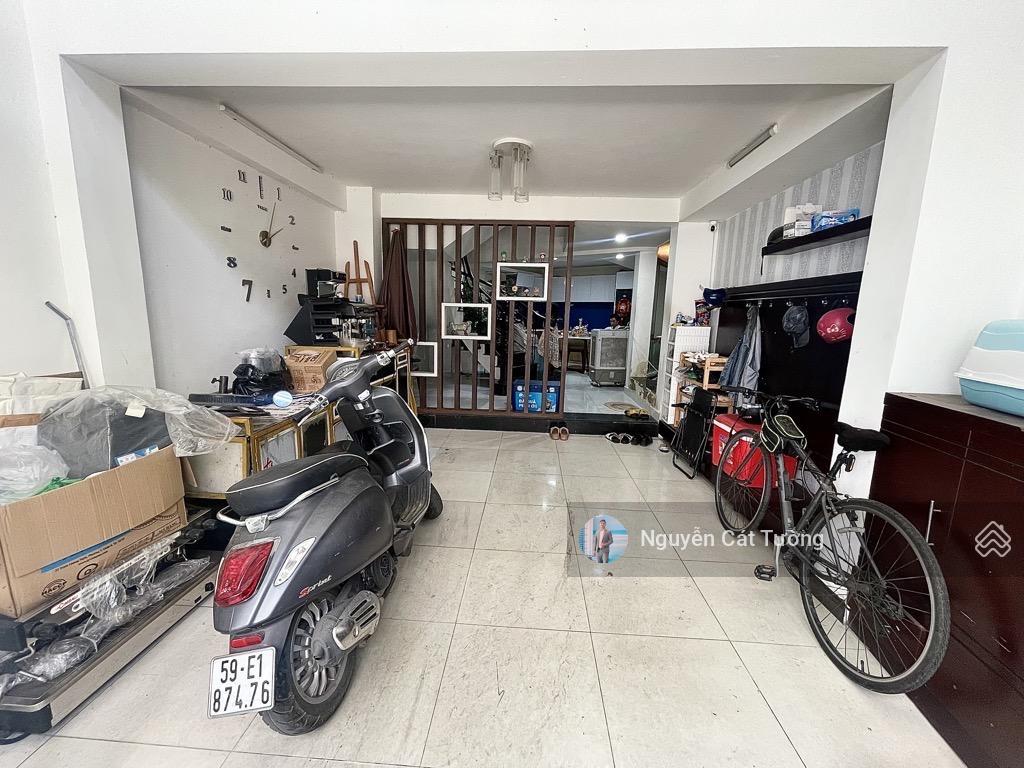 Bán nhà hoàng hoa thám, 5 tầng, hxh, nhà mới ở ngay, chdv dòng tiền 50tr/tháng