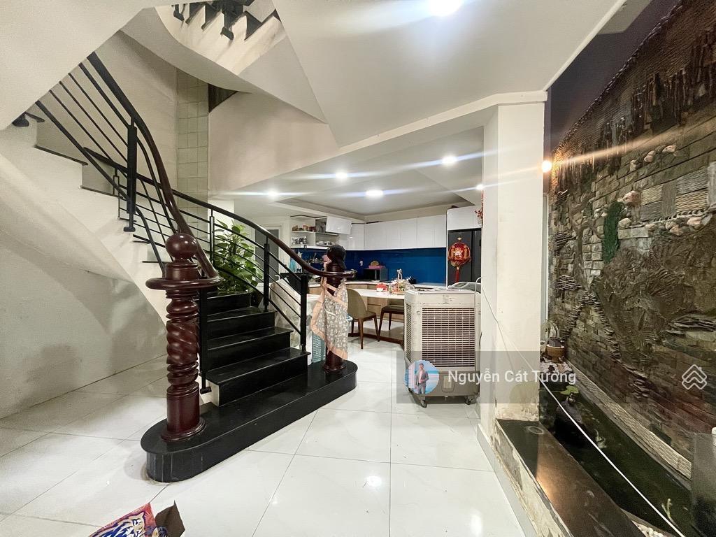 Bán nhà hoàng hoa thám, 5 tầng, hxh, nhà mới ở ngay, chdv dòng tiền 50tr/tháng