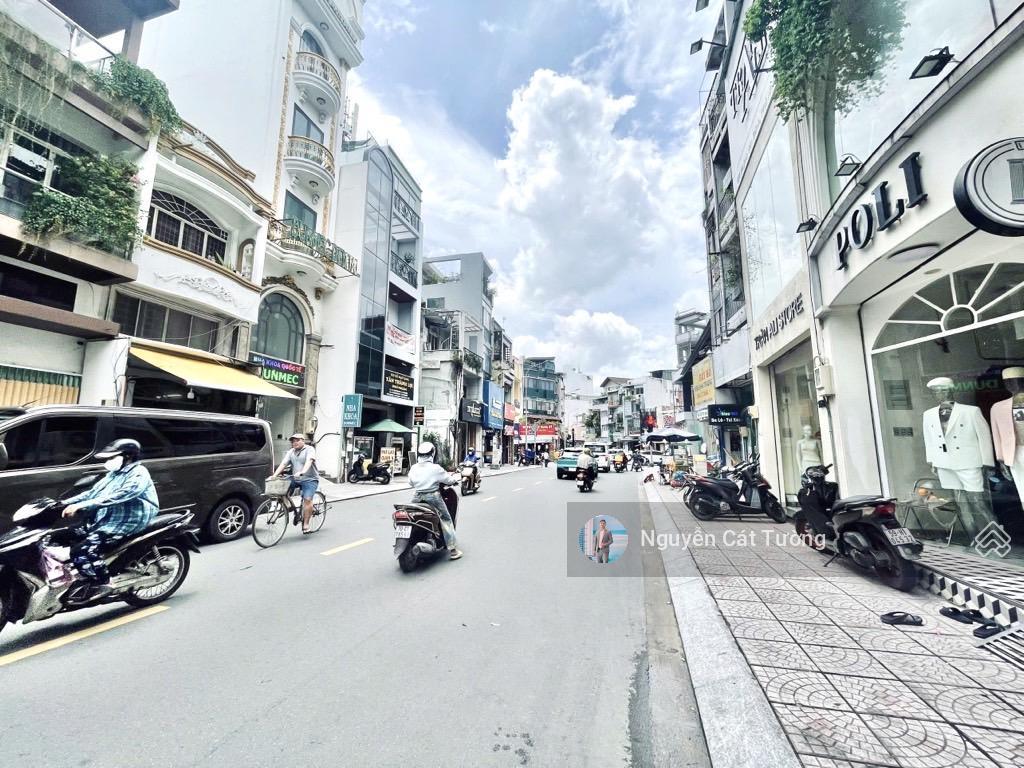 Bán nhà mặt tiền công viên phú nhuận trước nhà đường 12m  110m2  nhà 3 tầng xây mới hầm + 12 tầng