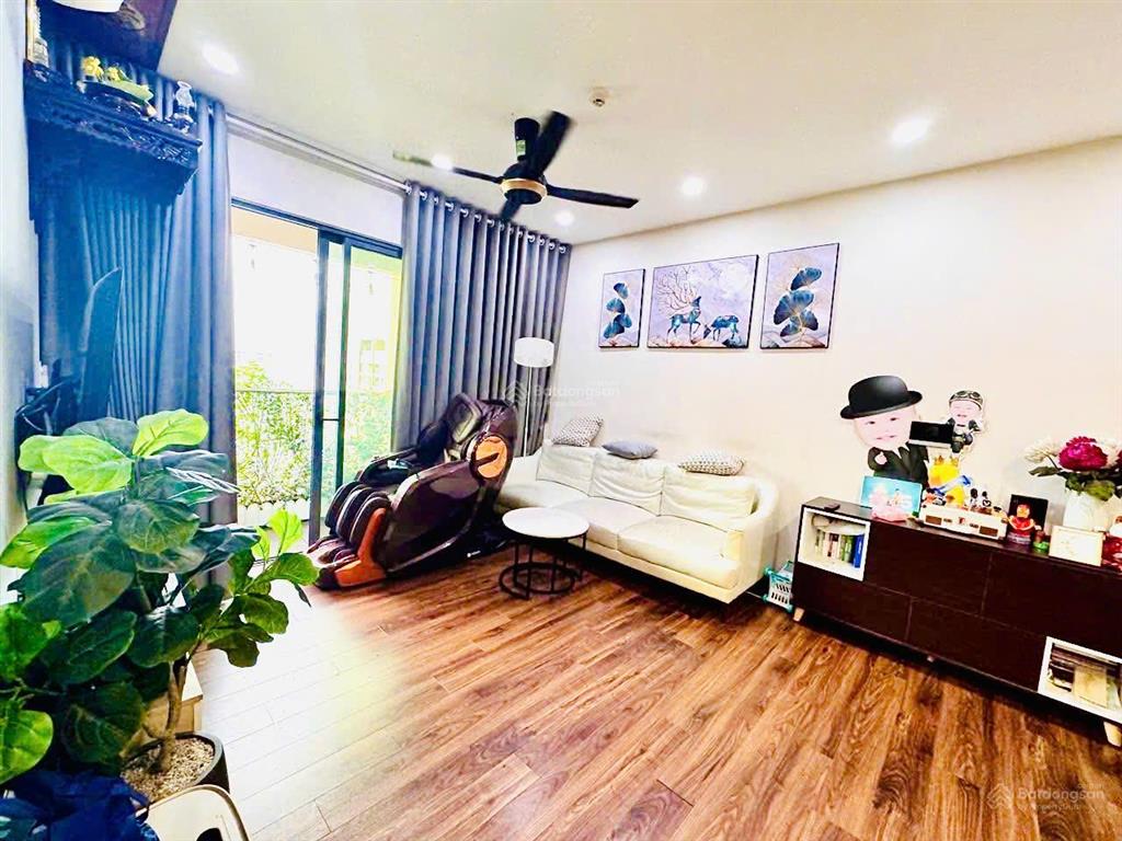 Bán gấp 3pn chỉ 5.350 tỷ 95m2 view đẹp thoáng, giá tốt thị trường, ht vay 70%.  0979 885 ***