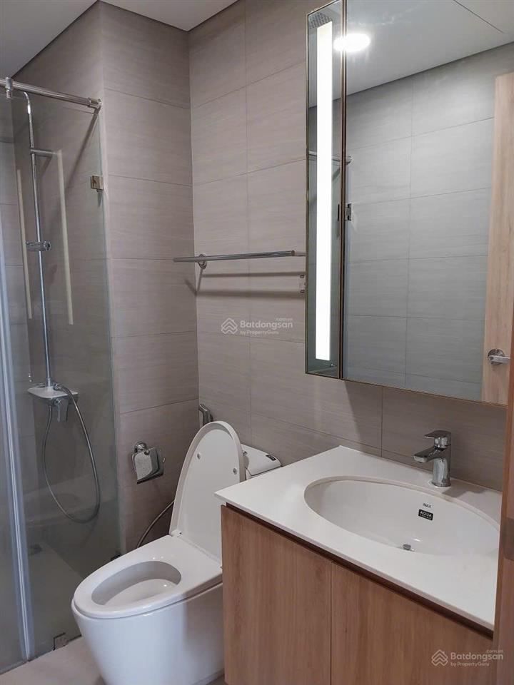 Chính chủ kẹt tiền bán gấp 61m2 2pn1wc chỉ 3.83 tỷ, nhà mới, view đẹp ht vay 70%.  0979 885 ***
