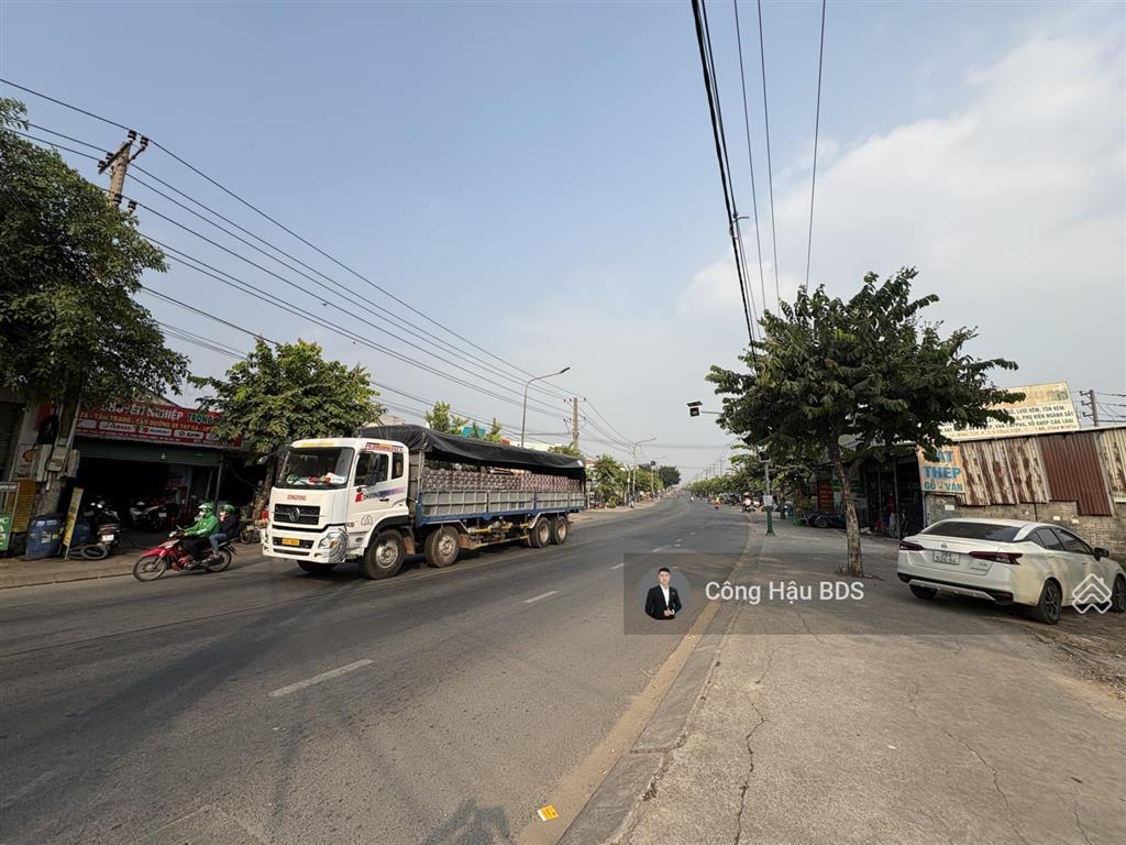 Bán tài sản mt dt743. tp. dĩ an. dt 400m2 (10x40m). đường nhựa 16m. kinh doanh buôn bán vạn nghề