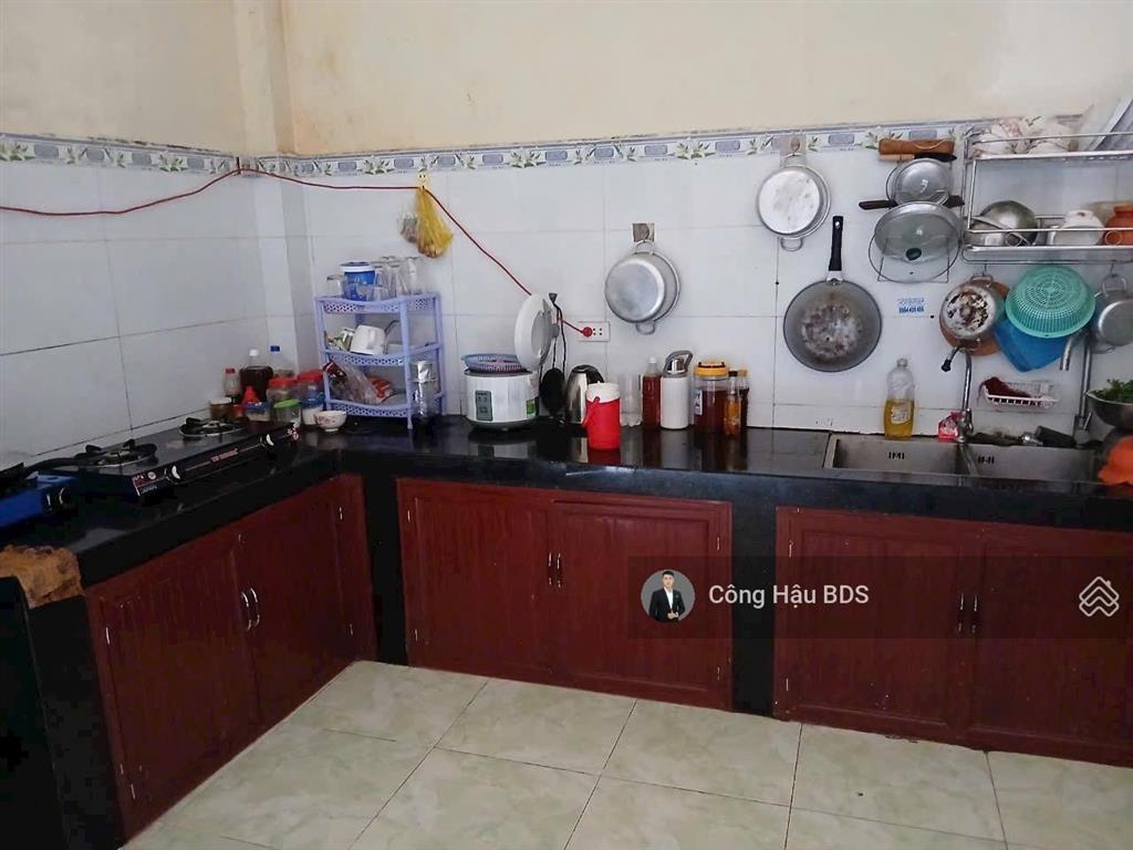 Bán nhà hẻm lý thường kiệt, p. dĩ an. gần chợ dĩ an. dt 197m2. ngang 6m. thổ cư 160m2. giá 5.2 tỷ