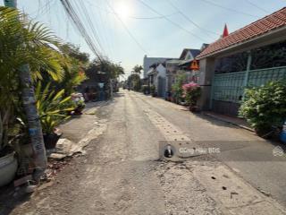 Đất mt nguyễn văn trỗi, p. dĩ an. dt 120m2. (4x 30m) thổ cư 92m2. đường nhựa 6m. giá 4.5 tỷ tl