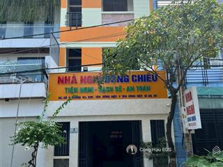 Bán khách sạn gpkd pccc đầy đủ. gồm 13 phòng. kết cấu 3 tầng. nguồn thu ổn định. giá 6.1 tỷ tl