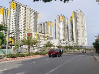 Nhà mt thống nhất. p. đông hoà. đối diện bcons city. dt 125.7m2 (5.5x 23m) đường 32m. giá 15.5 tỷ