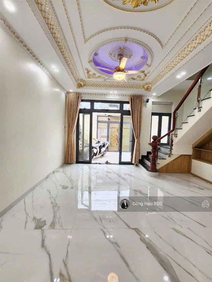 Bán nhà 3 tầng gần bv dĩ an. dt 68.2m2 (5.4x 12.7m). odt 60m2. dtsd~ 200m2. đường 5m. giá 4.5 tỷ