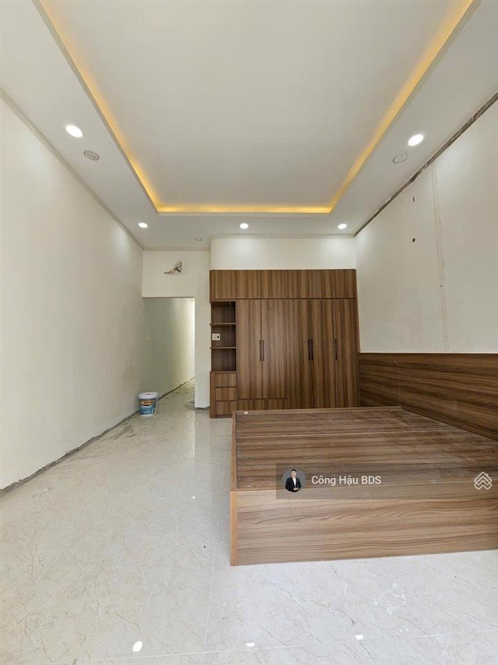 Nhà 2 tầng hẻm 5m đ. nguyễn công trứ, p. đông hoà. dt 70m2 (4x17.5m). sổ hoàn công. giá 4.8 tỷ tl