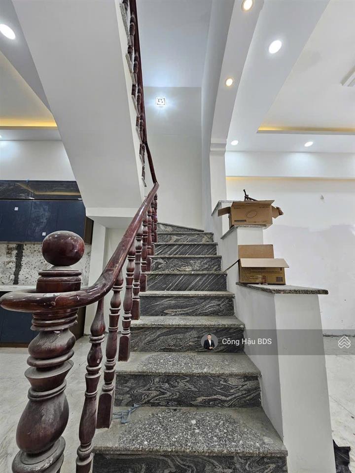 Nhà 2 tầng hẻm 5m đ. nguyễn công trứ, p. đông hoà. dt 70m2 (4x17.5m). sổ hoàn công. giá 4.8 tỷ tl