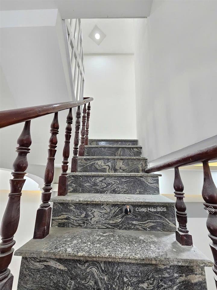 Nhà 2 tầng hẻm 5m đ. nguyễn công trứ, p. đông hoà. dt 70m2 (4x17.5m). sổ hoàn công. giá 4.8 tỷ tl