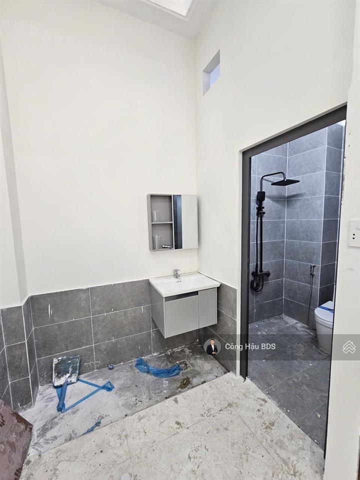 Nhà 2 tầng hẻm 5m đ. nguyễn công trứ, p. đông hoà. dt 70m2 (4x17.5m). sổ hoàn công. giá 4.8 tỷ tl