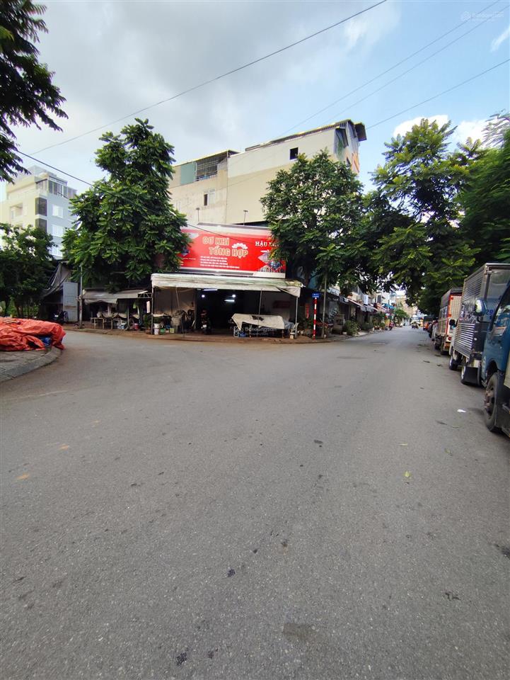 Bán đất tái định cư trần đăng khoa 90m² , mt 17m lô góc vỉa hè ôtô tránh giá chào 29,4 tỷ .