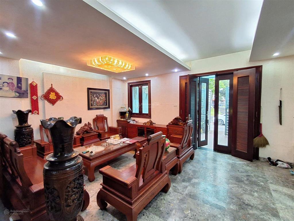 Bán nhà biệt thự trung ương đảng 160m², nhà 4 tầng, mt 23m, lô góc 3 mặt tiền, giá 39,5 tỷ tl