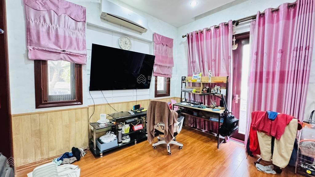 Bán nhà biệt thự trung ương đảng 160m², nhà 4 tầng, mt 23m, lô góc 3 mặt tiền, giá 39,5 tỷ tl