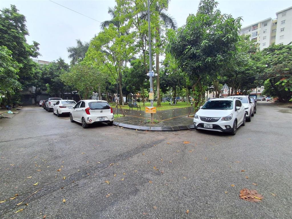 Bán nhà biệt thự trung ương đảng 160m², nhà 4 tầng, mt 23m, lô góc 3 mặt tiền, giá 39,5 tỷ tl