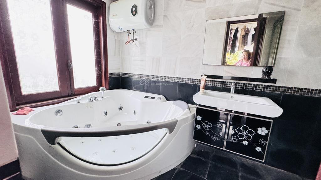 Bán nhà biệt thự trung ương đảng 160m², nhà 4 tầng, mt 23m, lô góc 3 mặt tiền, giá 39,5 tỷ tl