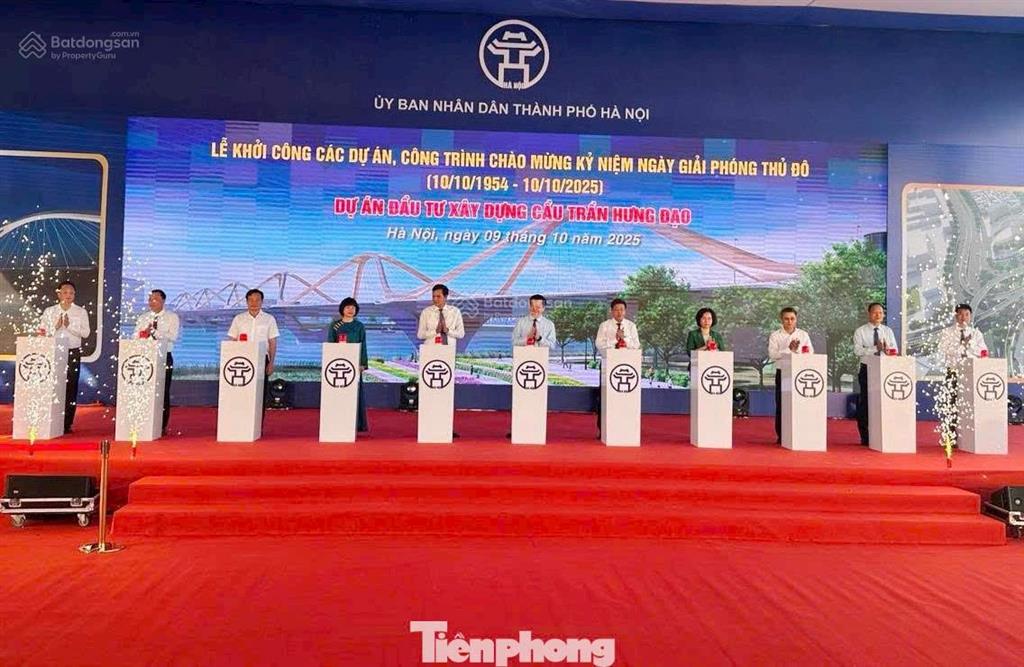 Bán đất khu phân lô 918 phúc đồng 80m² , mt 7,6m vỉa hè ôtô tránh giá 19 tỷ tl .