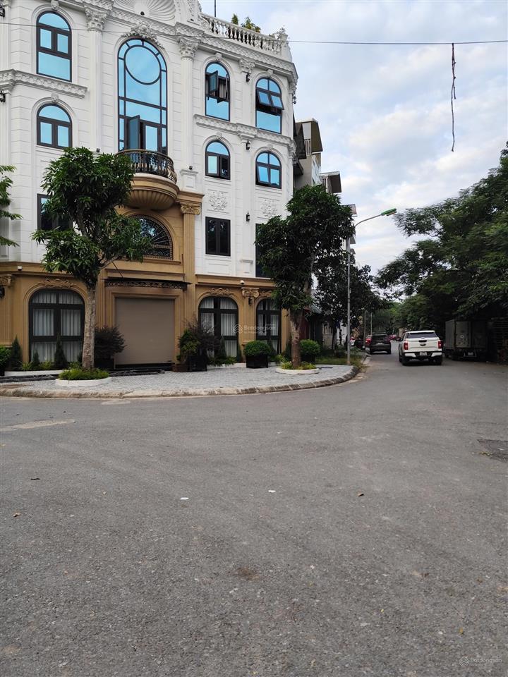 Bán nhà thượng thanh 105m²,mt 7m, 4 tầng thang máy vỉa hè ôtô tránh giá 28 tỷ tl