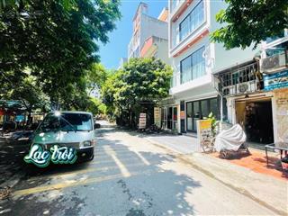 Vỉa hè phân lô  ô tô tránh  hàng xóm kđt ao sào  thang máy xịn  dt gần 80 m  hơn 16 t.ỷ