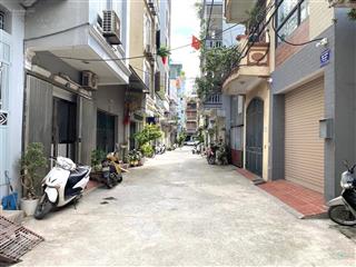 Đất thổ cư chính chủ nằm ở vị trí đắc địa, phân lô, ô tô tránh, tại đường giải phóng, hoàng mai