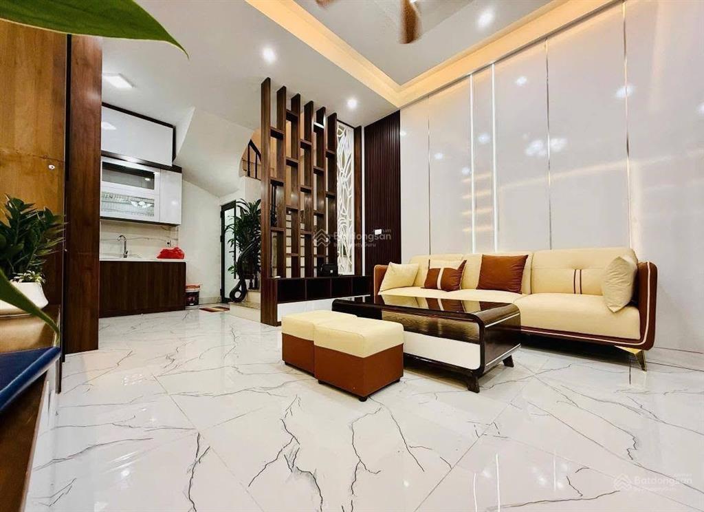 Bán nhà bùi xương trạch, 39m2*5t, lô góc, 2 thoáng, ngõ thông, kinh doanh, gần phố, giá 7,95 tỷ