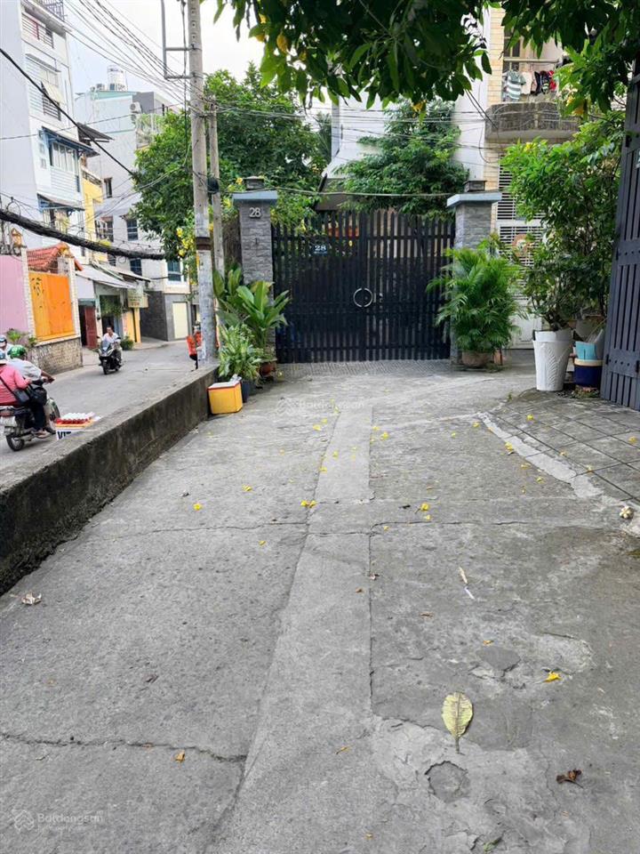 Nhà 3 tầng phan xích long, phú nhuận  hẻm thông sát mặt tiền  4,85 tỷ.  0908 120 ***