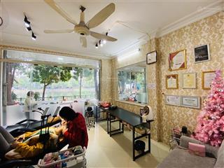 Chính chủ cho thuê ch mặt hồ văn chương  50m2  mt 6m đường 11m ô tô tránh vỉa hè 5m  view hồ