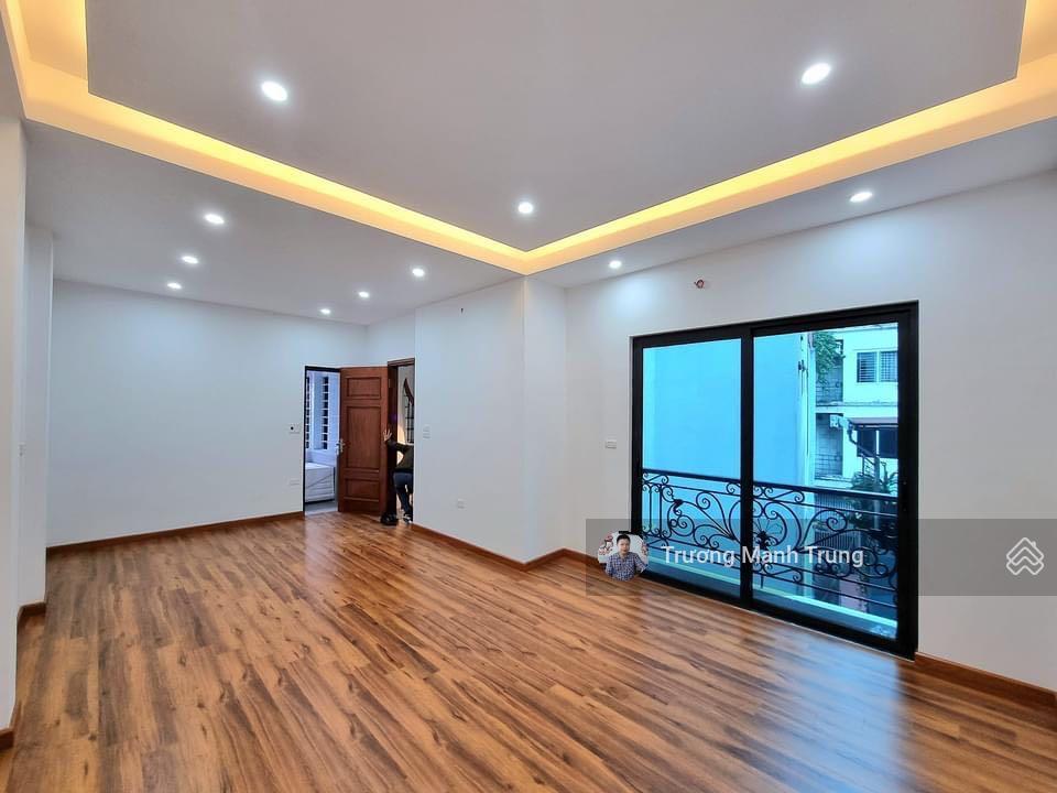 No 1! la thành ngõ to 5 tầng thang máy, full nội thất, ngõ rộng 50m ra ô tô, gần hồ hoàng cầu