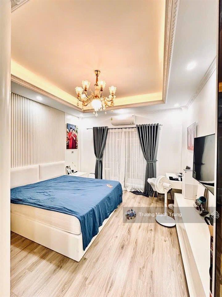 Xuất sắc! thái thịnh ngõ thông, gần phố ô tô, 2 mặt thoáng, chủ đổi nhà mới to hơn bán gấp!