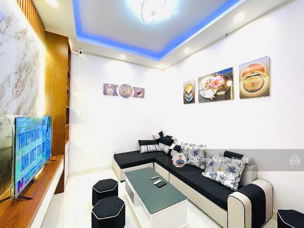 Đỉnh cao! trung phụng, nhà mới 6 tầng, thang máy, lô góc 3 thoáng, cách phố 50m. sổ vuông đẹp!
