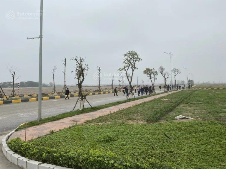 Chủ đầu tư khu công nghiệp đồng văn 5, dt 6000m². giá tốt. tổng 237 ha chia nhỏ theo nhu cầu