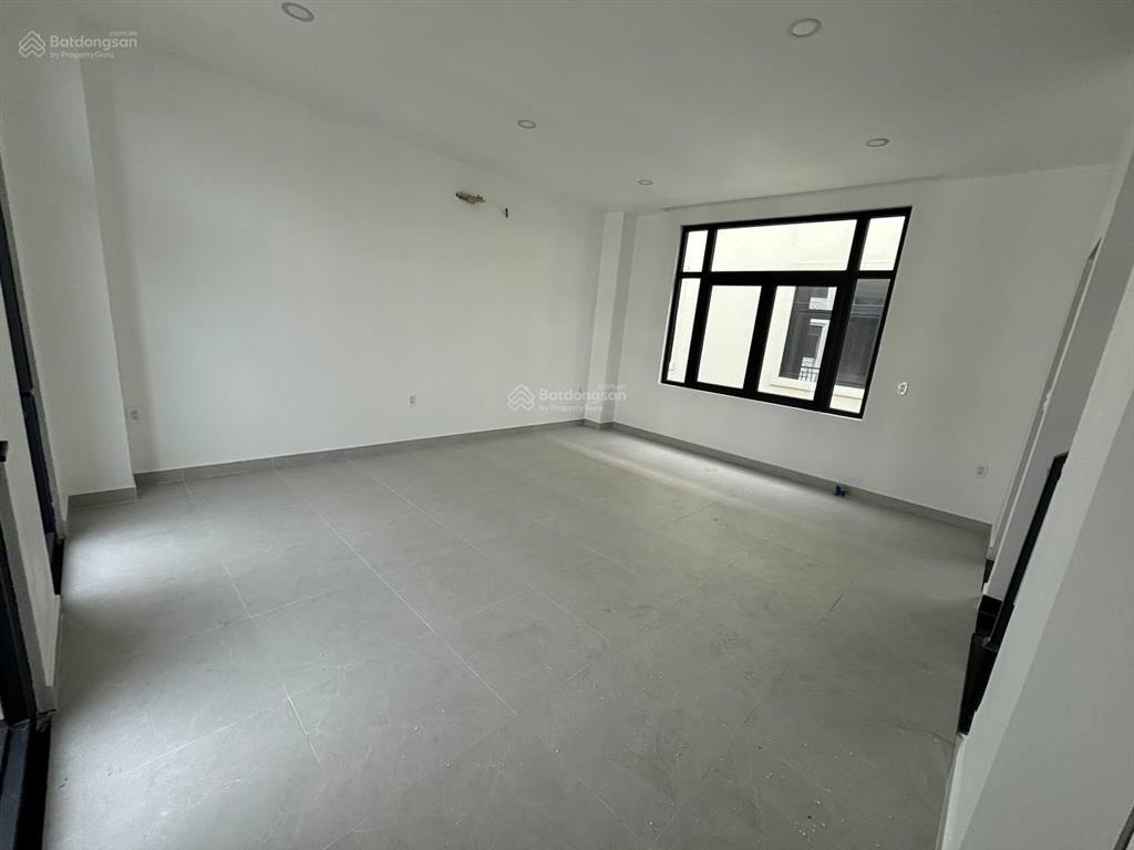 Cho thuê nhà phố vinhomes grand park 84m2 thiết kế 5 tầng thang máy+ máy lạnh nhà mới hoàn thiện