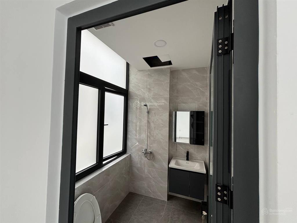 Cho thuê nhà phố vinhomes grand park 84m2 thiết kế 5 tầng thang máy+ máy lạnh nhà mới hoàn thiện