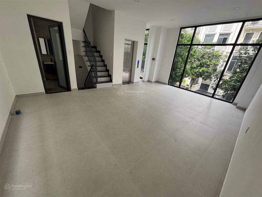 Cho thuê nhà phố vinhomes grand park 84m2 thiết kế 5 tầng thang máy+ máy lạnh nhà mới hoàn thiện