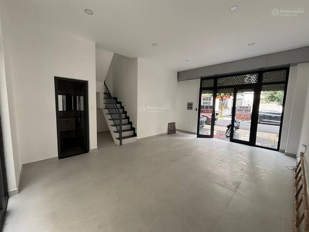 Cho thuê nhà phố vinhomes grand park 84m2 thiết kế 5 tầng thang máy+ máy lạnh nhà mới hoàn thiện