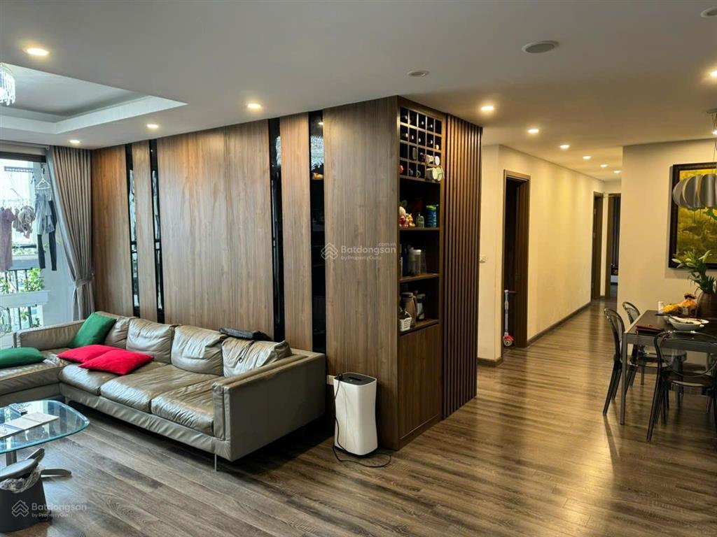Chính chủ bán ch hồng kông tower dt 94m 3pn full nt view đẹp hướng đông nam 10 tỷ sdcc o971o85383
