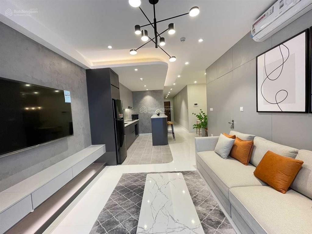 Chính chủ bán ch b6 giảng võ ba đình, dt 82m2 2pn full nt đẹp sđcc view hồ giá 10.9 tỷ o971085.383