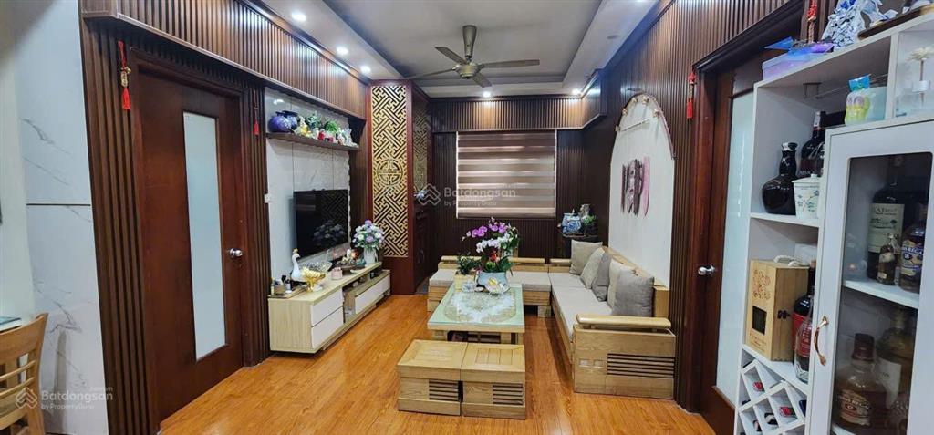 Chính chủ cần bán căn 2 phòng ngủ kđt hồng hà nhà ở có sổ, có đồ. ac quan tâm ib e. 0973 767 ***