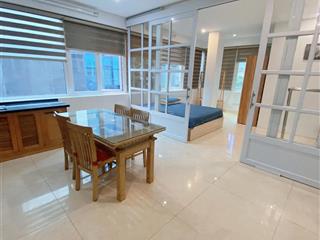 Chính chủ cho thuê 2n1k ở 278 thuỵ khuê  80m2 oto đỗ cửa máy giặt riêng, lò vi sóng nhiều cửa sổ