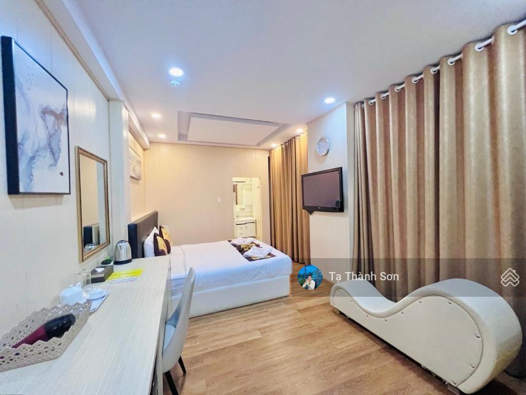 1100m2 sàn, khách sạn 50 phòng, doanh thu 400tr/tháng, 63tỷ, ngay aeon mall bình tân