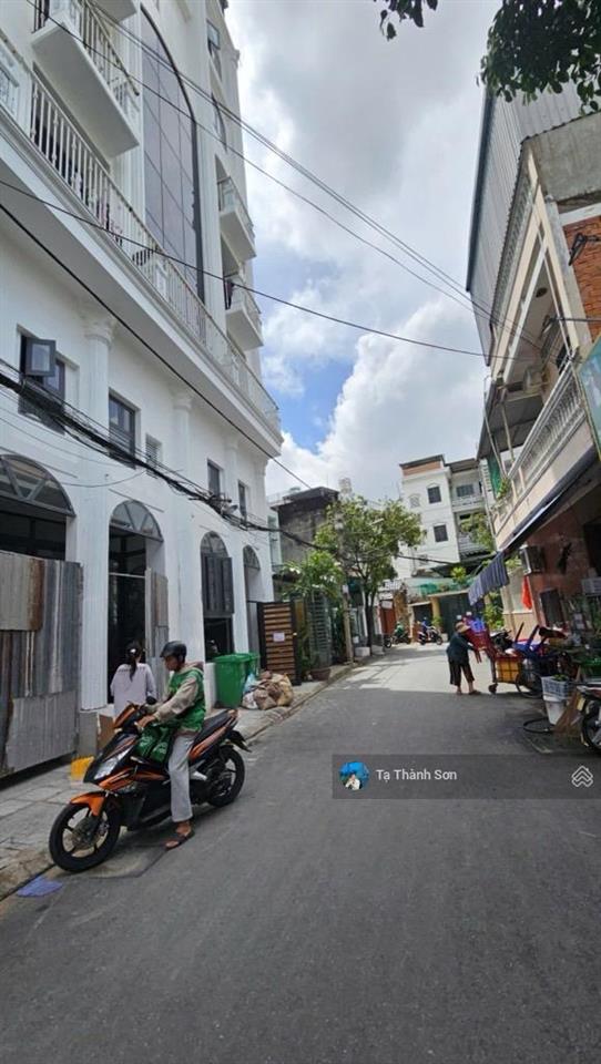 Thu nhập 5tỷ/năm toà nhà 9 tầng cạnh sân bay khu vip tân bình hcm, hơn 1500m2 sử dụng, gà đẻ trứng