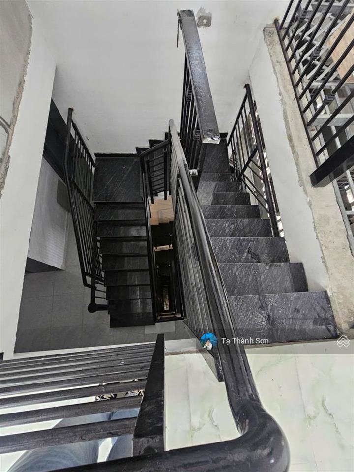 Thu nhập 5tỷ/năm toà nhà 9 tầng cạnh sân bay khu vip tân bình hcm, hơn 1500m2 sử dụng, gà đẻ trứng