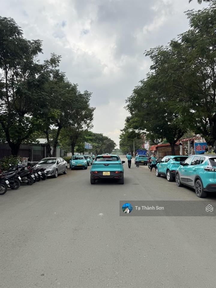 Góc 2 mặt tiền ngay sg avenue tam bình 179m2 đang cho thuê 45tr/tháng làm quán cf rửa xe xanh sm