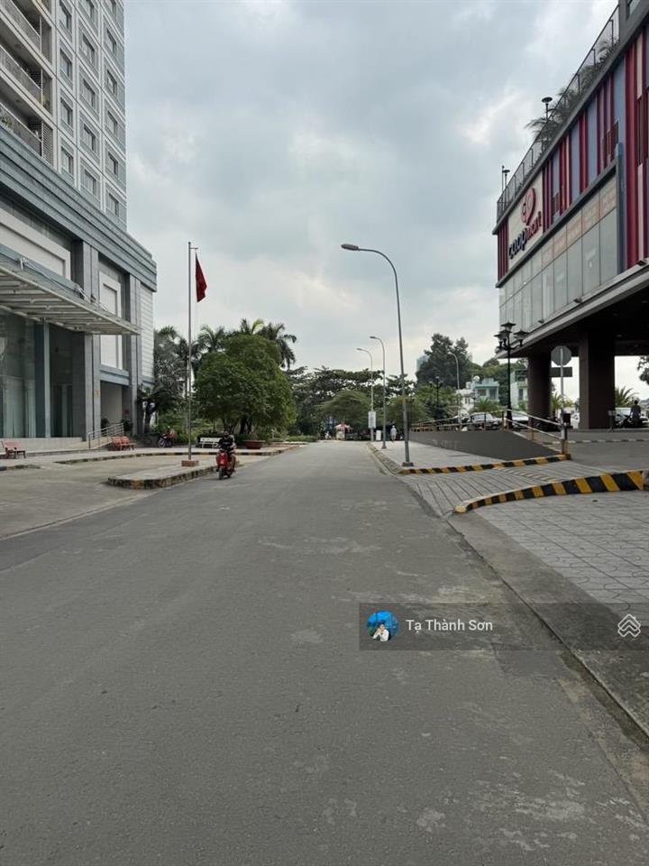 Góc 2 mặt tiền ngay sg avenue tam bình 179m2 đang cho thuê 45tr/tháng làm quán cf rửa xe xanh sm