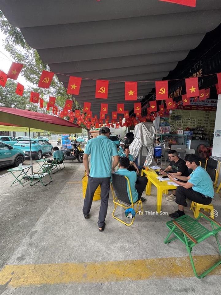 Góc 2 mặt tiền ngay sg avenue tam bình 179m2 đang cho thuê 45tr/tháng làm quán cf rửa xe xanh sm