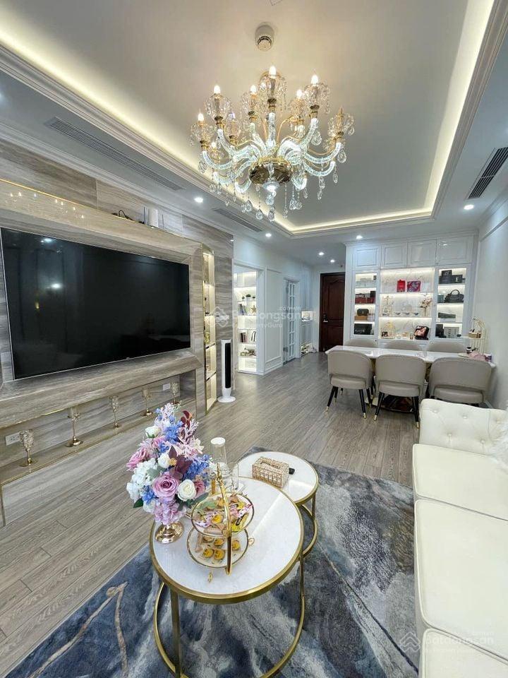 Cho thuê chung cư cc goldmark city 2pn, cơ bản, giá 11tr và căn 2pn, full 13tr ( 0963 328 ***)